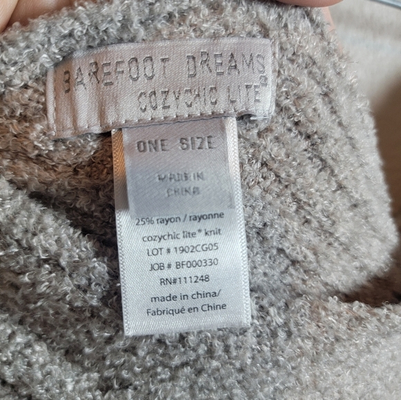Barefoot Dreams CozyChic Lite Poncho One Size Tan Color - Picture 2 of 3